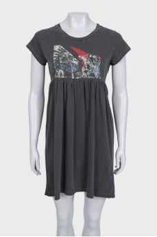 Gray fitted dress with print