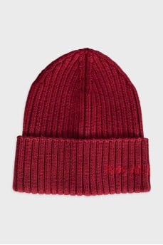 Hat with embroidered logo and tag