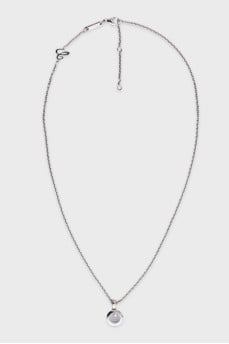 White gold pendant with diamond
