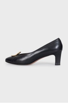 Black leather shoes with decoration