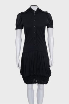 Black dress with a ribbed hem