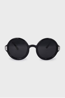 Round sunglasses with black frames