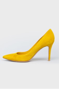 Mustard suede pumps