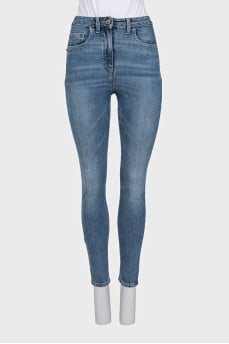 Skinny jeans with a distressed effect
