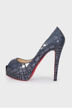 Black shoes with decoration