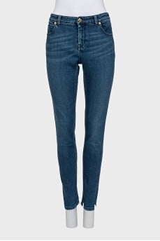 Blue skinny jeans with a mid-rise
