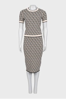 Beige suit with signature print