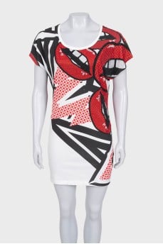 A straight dress decorated with rhinestones in a print