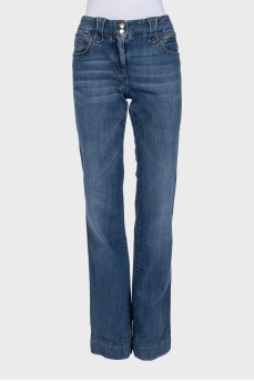 Straight-leg jeans with distressing