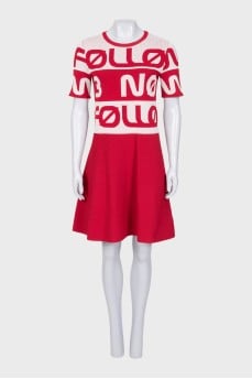 Red fitted dress with a print