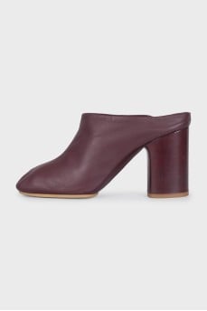 Soft leather mules with heels