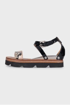 Leather sandals with animal print