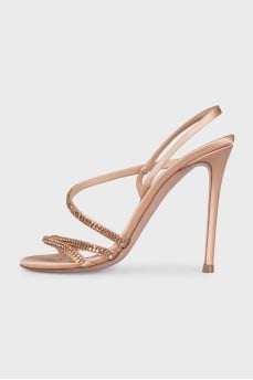 Beige sandals with decor