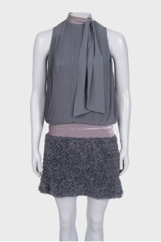 Gray dress with a ribbed hem