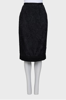 Black fitted skirt with a zipper