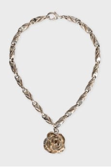 Silver necklace with flower pendant