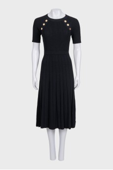 Fitted dress with signature buttons
