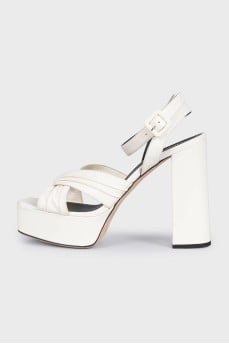 White leather Sinuosa sandals