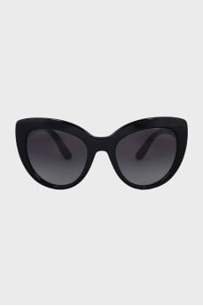Black cat eye sunglasses