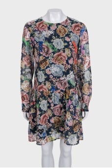 Brown straight-cut dress with a print