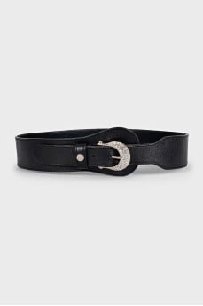 Leather belt decorated with rhinestones on the buckle