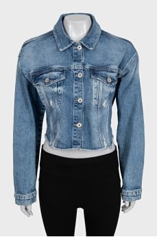 Cropped denim jacket with buttons