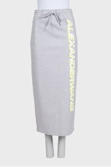 Straight-cut skirt with ties