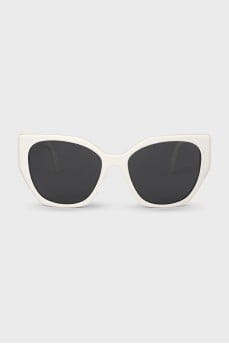 Grand white sunglasses