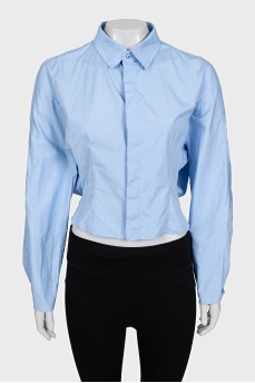 A cropped, tapered shirt