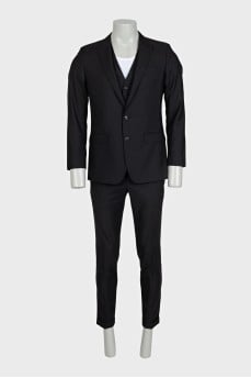 Men's three-piece suit made of wool and silk