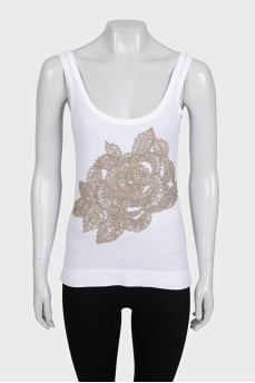White T-shirt with embroidered tag
