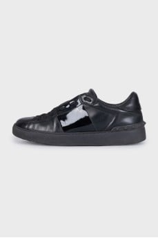 Leather sneakers with patent leather detailing