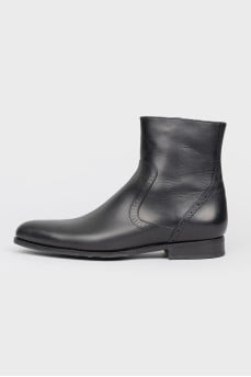 Men's black leather boots