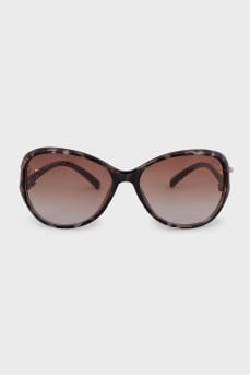 Sunglasses with metal decoration on the temples