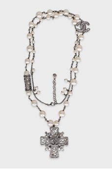 Long necklace with logo pendant