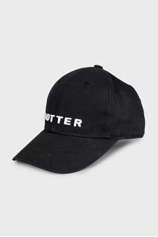 Black cap with 3D embroidery