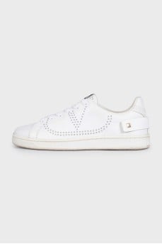 Leather sneakers with removable decor