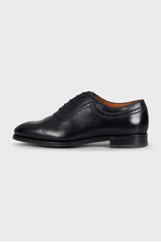 Men's shoes with perforated leather