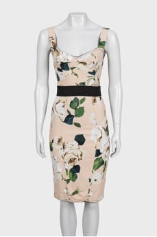 Fitted beige dress with floral print