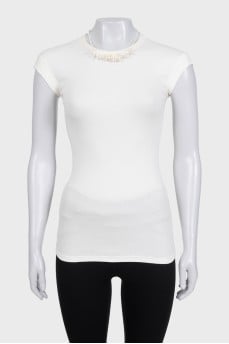 Fitted T-shirt with decoration