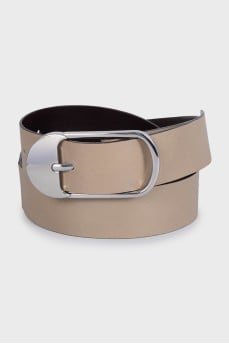Extended beige leather belt
