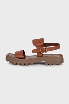 Triomphe sandals
