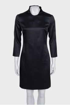 Fitted dress with a high collar