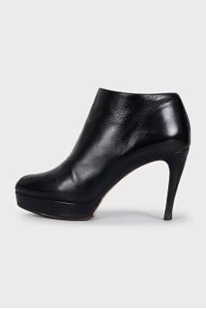 Low black leather ankle boots