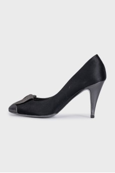 Textile shoes with leather toes and heels