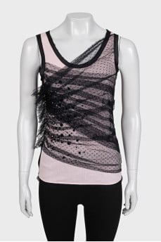 Pink T-shirt decorated with lace