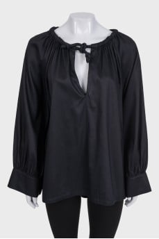 Loose black blouse