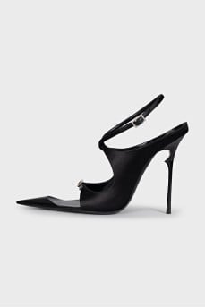 Black pointed-toe sandals