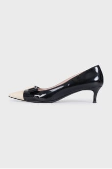 Чорно-білі шкіряні туфлі kitten heel