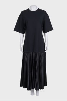 Black straight dress with pleated hem